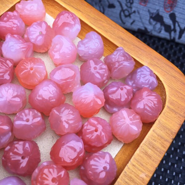 Powder salt source agate lion piece