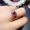The pure natural magnesium aluminum garnet ring is shipped with a main stone size of 5mm,2510110246