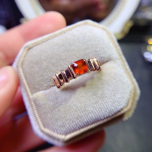 Pure natural Fanta garnet rings are shipped with a main stone size of 5mm.2610105634