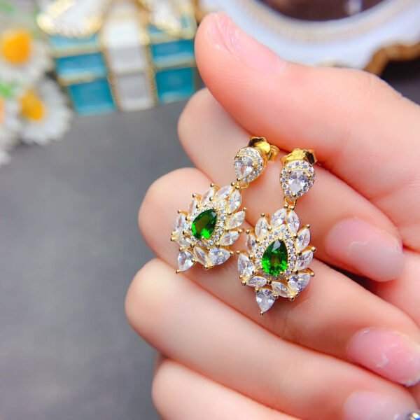 Pure natural Russian diopside earrings, main stone size 4 * 6mm2610120263