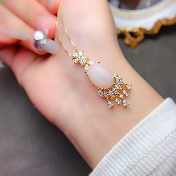 Pure natural dazzling white opal pendant, with a main stone size of 10 * 14mm2610375618