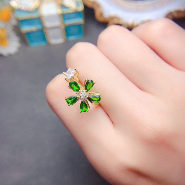 Natural diopside ring shipment, main stone size 3 * 5mm2810130189