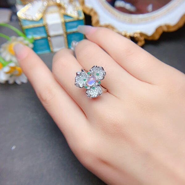 Pure Natural Moonlight Stone Ring Shipped, Main Stone Size 4 * 6mm2810120546