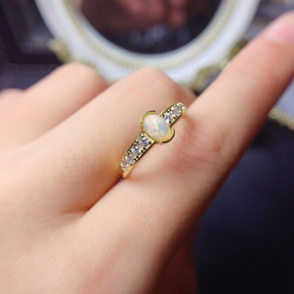 Natural Colorful White Opal Ring! Main stone size 4 * 6mm3110085055