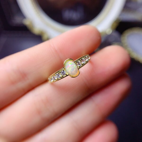Natural Colorful White Opal Ring! Main stone size 4 * 6mm3110085055