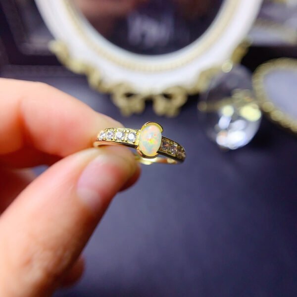 Natural Colorful White Opal Ring! Main stone size 4 * 6mm3110085055