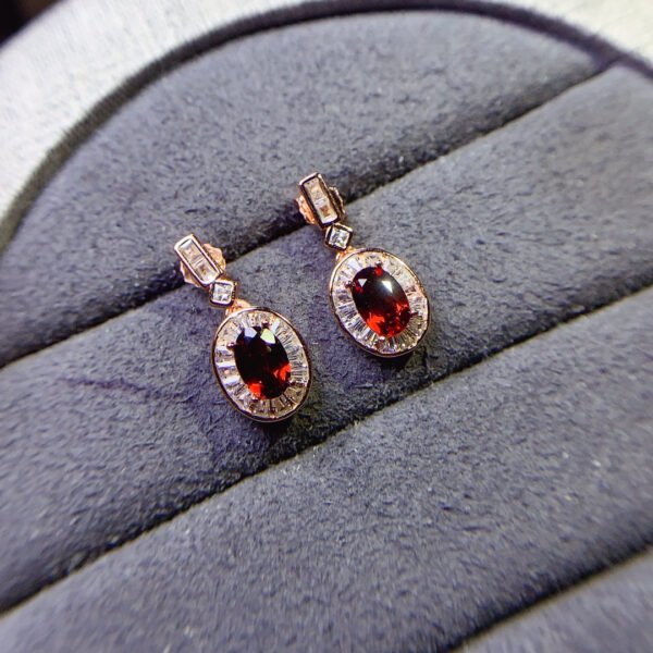 Pure natural Mozambique garnet earrings, main stone 4 * 5mm0211095188