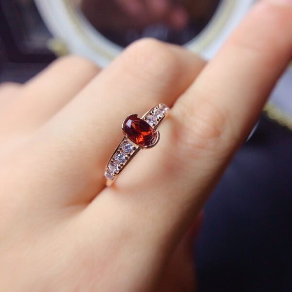 Pure natural garnet ring, main stone 4 * 6 mm0211034159