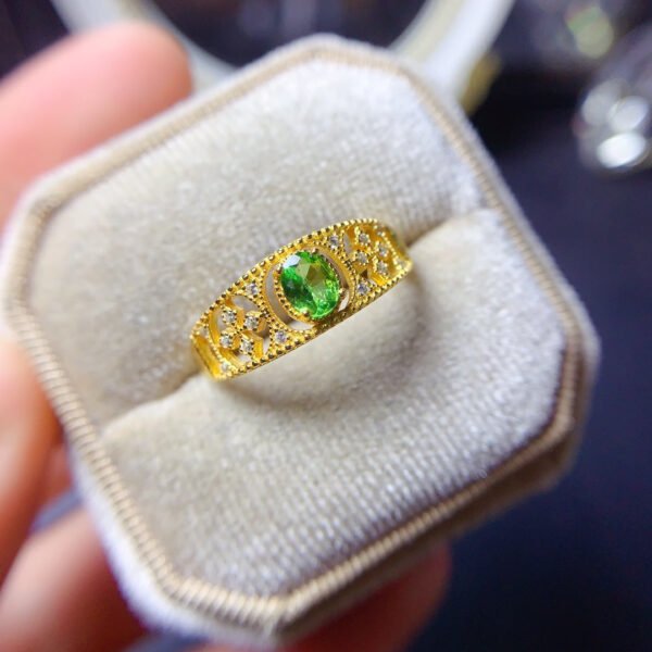 Super Shiny ✨ The Shackleberry Ring, with a main stone size of 4 * 5mm0411180872