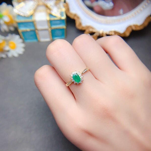 Pure Natural Columbia Emerald Ring Main Stone Size 4 * 6mm0411170594