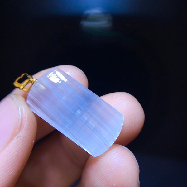 Pure natural gemstone Topaz 18k gold Wushi brand pendant, size 23.2/12mm0411538188