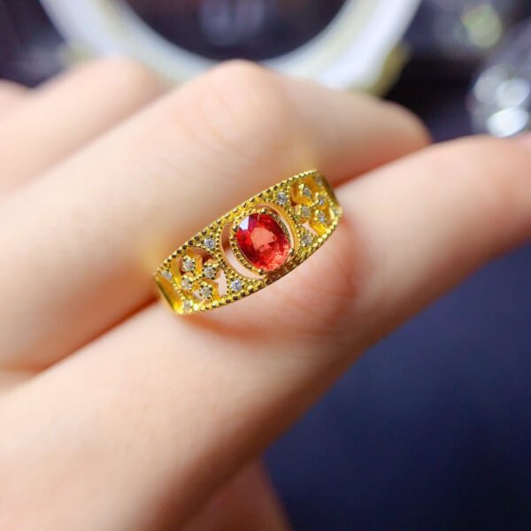 Natural Sri Lankan unburned red sapphire ring, with a main stone size of 4 * 5mm0511150128
