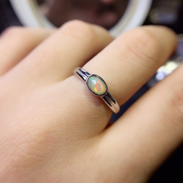 Pure Natural Colorful White Opal Ring, Main Stone Size 4 * 6mm0611085195