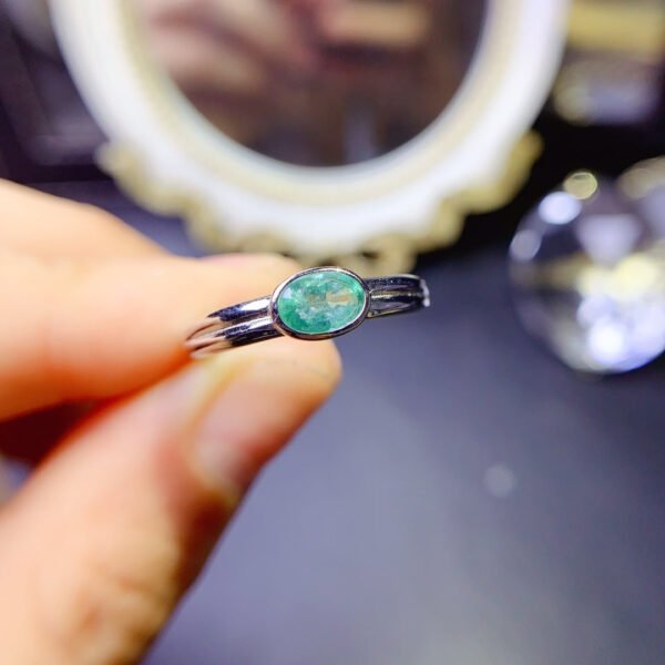 Pure natural Colombian emerald ring, main stone size 4 * 6mm0611170126