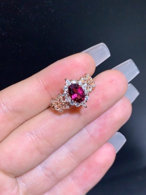 Pure natural magnesium aluminum garnet ring, main stone size 5 * 7mm0811110264