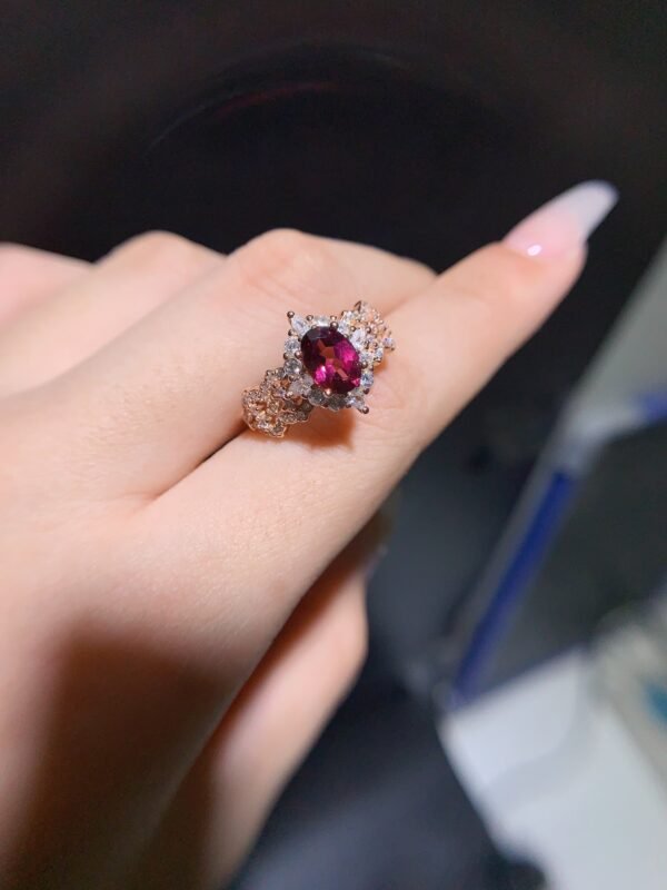 Pure natural magnesium aluminum garnet ring, main stone size 5 * 7mm0811110264