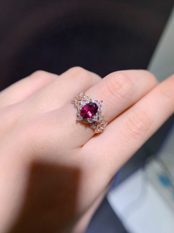 Pure natural magnesium aluminum garnet ring, main stone size 5 * 7mm0811110264