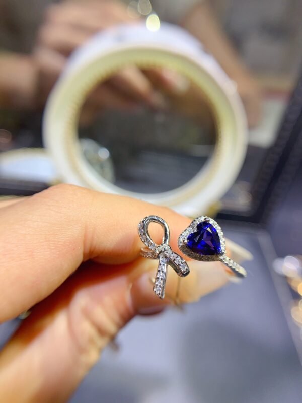 Hot selling sapphire ring with a main stone core of 6mm0811120549