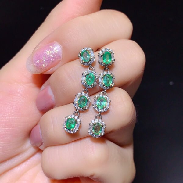 Pure natural Columbia emerald earrings, main stone size 3 * 4mm0811350126