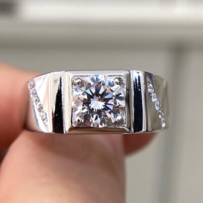 Classic Mosan Diamond Ring, Main Stone 1 Carat, Round 6.5mm1114130355