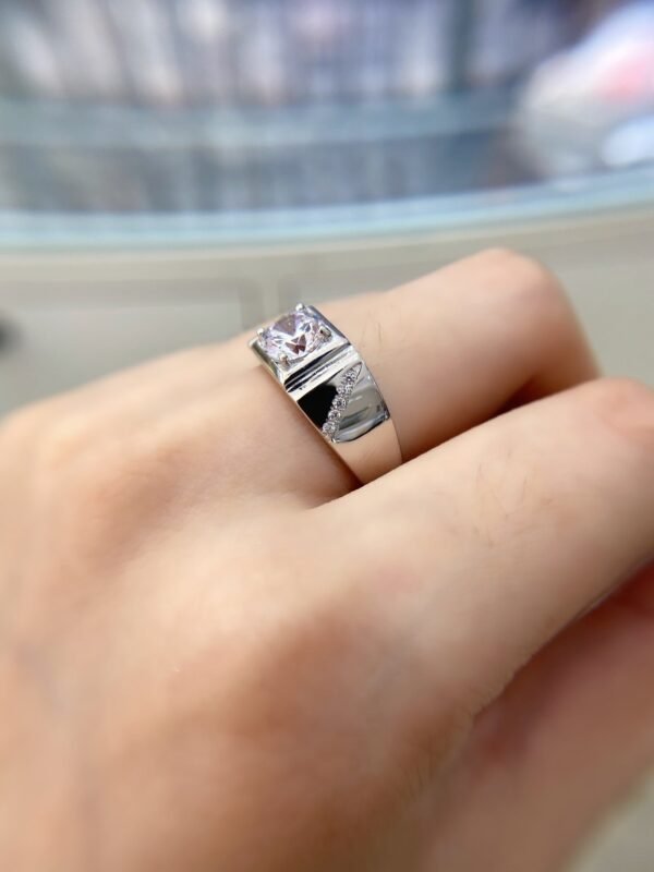 Classic Mosan Diamond Ring, Main Stone 1 Carat, Round 6.5mm1114130355