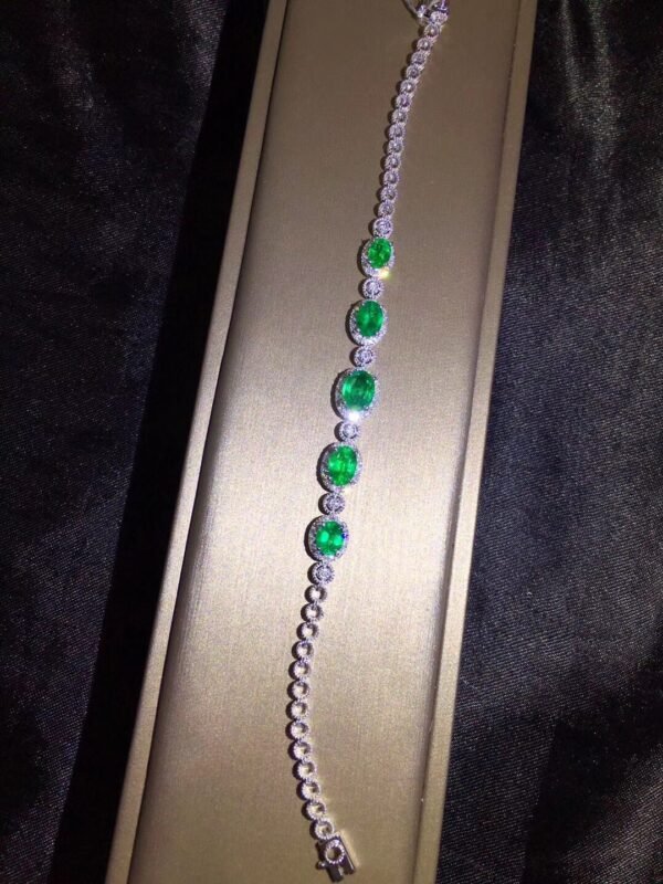 Luxury natural Columbia emerald bracelet, bare stone specification: 3 * 4+3 * 5+4 * 6mm1115399466