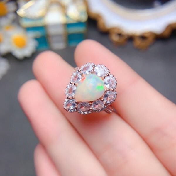 Pure natural dazzling white opal ring, with a main stone size of 8 * 10mm1115190633
