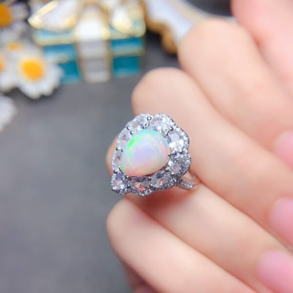 Pure natural dazzling white opal ring, with a main stone size of 8 * 10mm1115190633