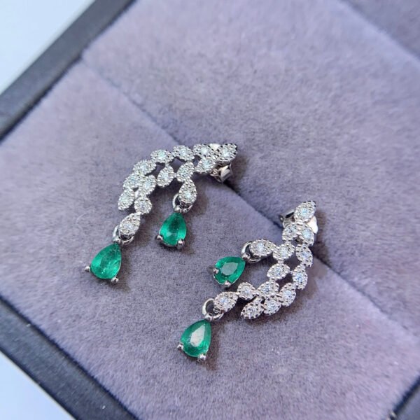 , pure natural Columbia emerald earrings, main stone size 3 * 4+4 * 5mm1115299155