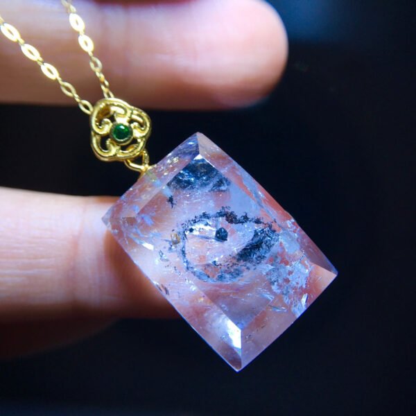 Rare natural water gallbladder black quicksand troublemaker pendant with a size of 21.2/15.4 milliliters1116268155