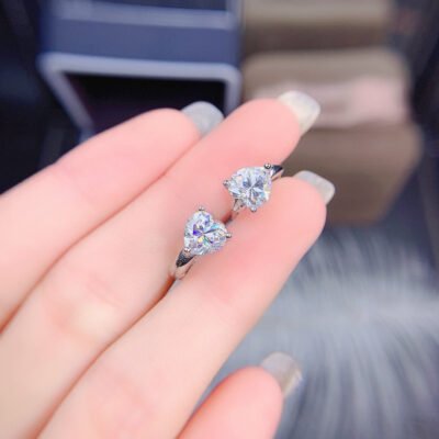 Classic Mosan diamond earrings, 1 carat main stone, 6.5mm heart1117240855