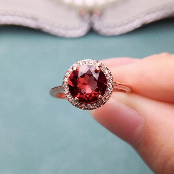 Pure natural Mozambique garnet ring, with a main stone size of 8mm round.1117115466